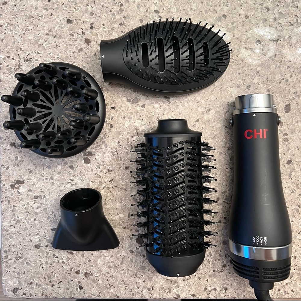 CHI Volumizer Four-in-One Blowout
Brush